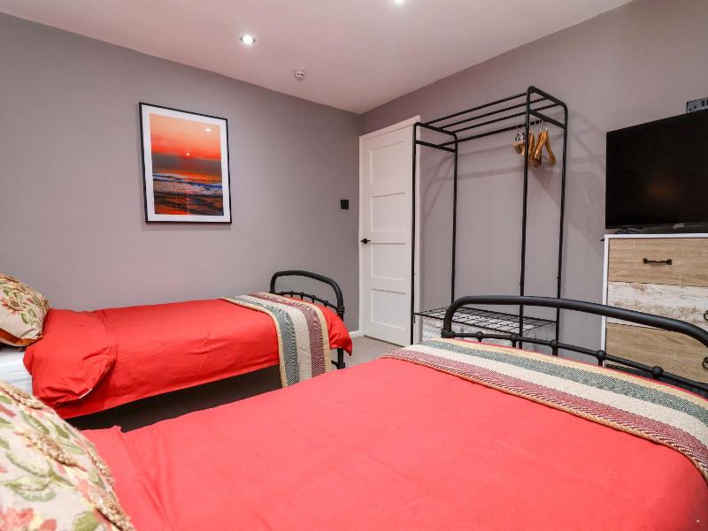 Steam and Stay Hoole - image 30