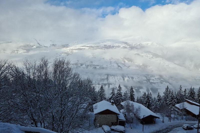 3-rooms apartment in front of snow - image 16