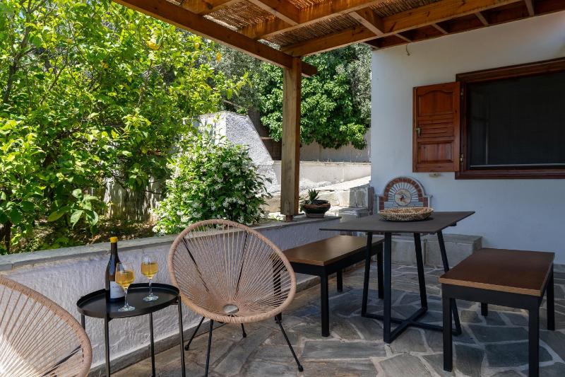 Jimmy's Guest House Skiathos - image 48