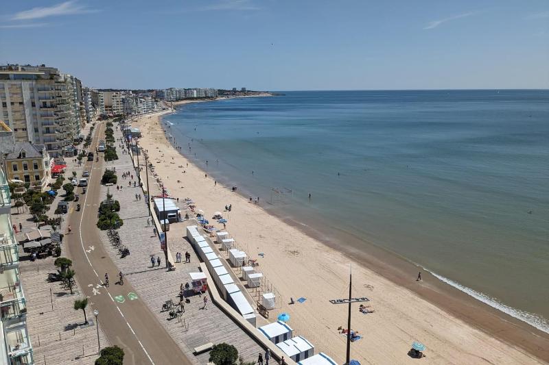 Cozy apartment with sea view - image 10