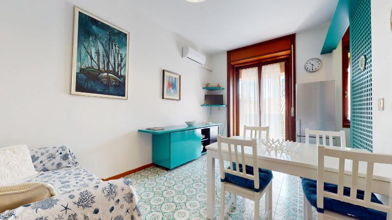 Esplanade Apartments - image 1