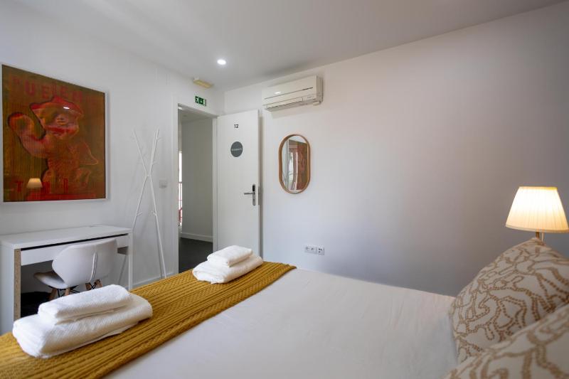 Lisbon Poets Inn - image 16