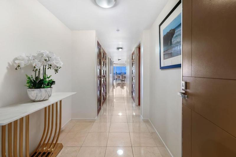 Luxury 3 Bedroom with Ocean and Hinterland views - image 9