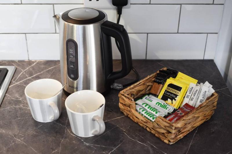 Air Maison - Cosy and Stylish 2Bed Home with Enclosed Garden - image 29