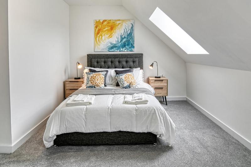 Jewellery Suite Heart of Birmingham City Centre 1-bedroom - image 25