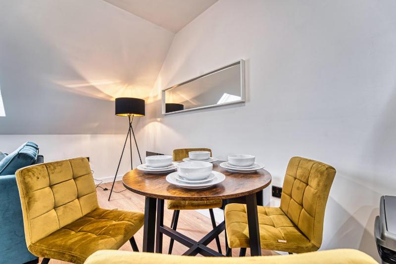 Jewellery Suite Heart of Birmingham City Centre 1-bedroom - image 21