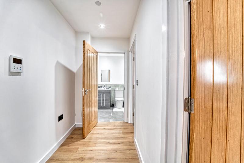 Jewellery Suite Heart of Birmingham City Centre 1-bedroom - image 10
