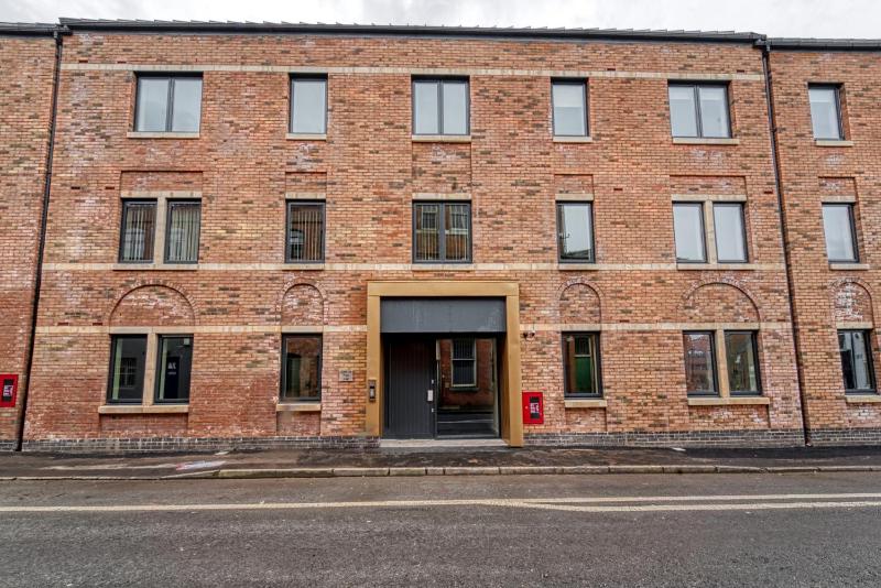 Jewellery Suite Heart of Birmingham City Centre 1-bedroom - image 14