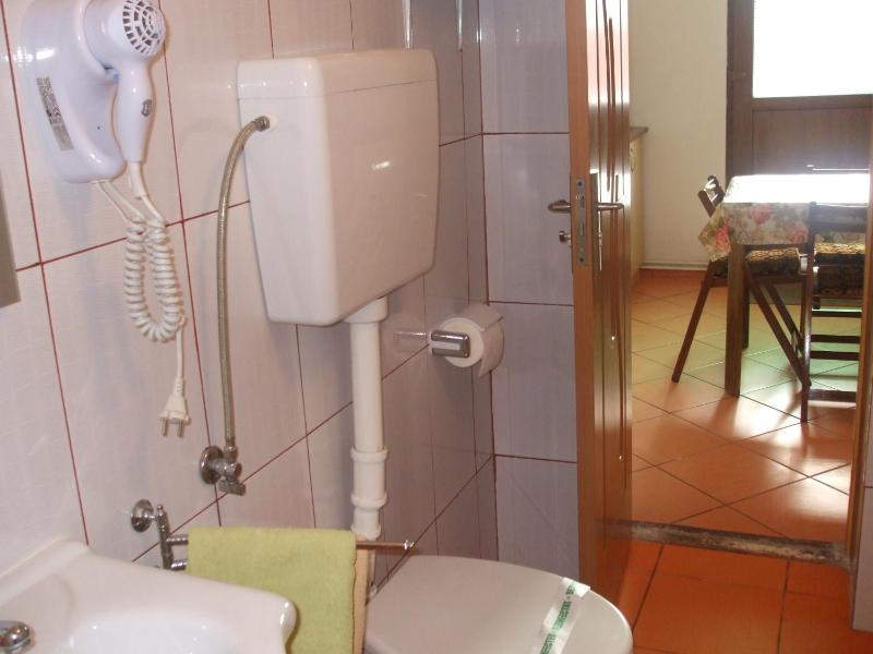 One-Bedroom Apartment image 3