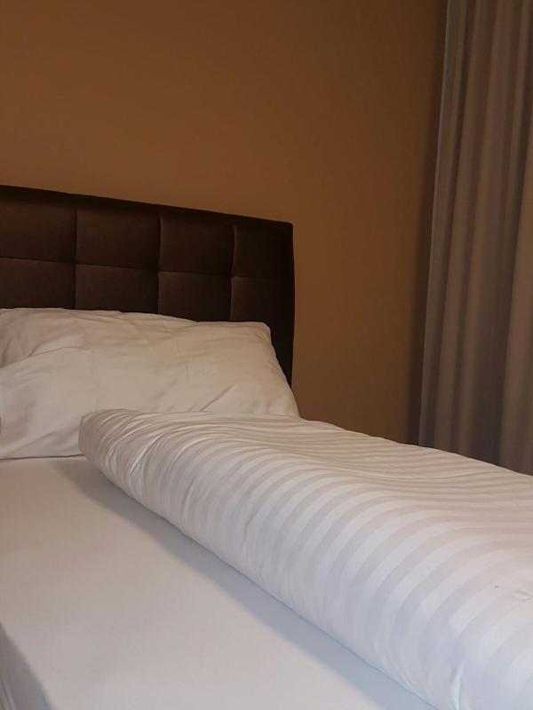 Single Room with Bathroom image 3