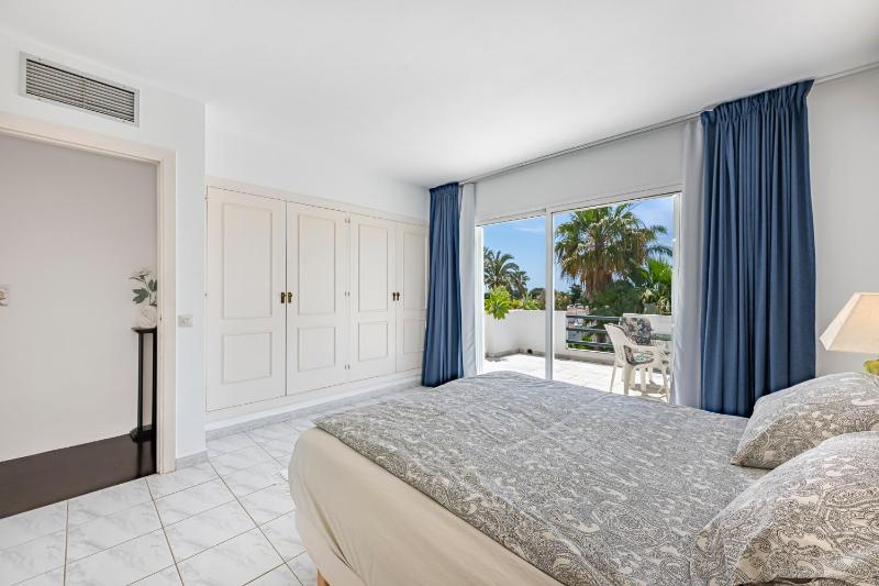 GOLF TOWN HOUSE IN ALOHA WITH POOL&GARDEN Marbella - image 4