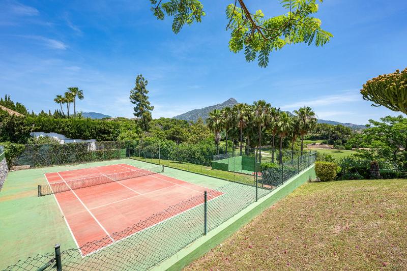 GOLF TOWN HOUSE IN ALOHA WITH POOL&GARDEN Marbella - image 6