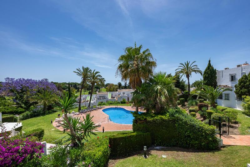 GOLF TOWN HOUSE IN ALOHA WITH POOL&GARDEN Marbella - image 3