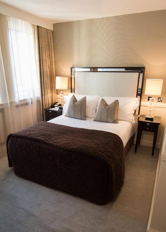 Cosy Double Room image 3