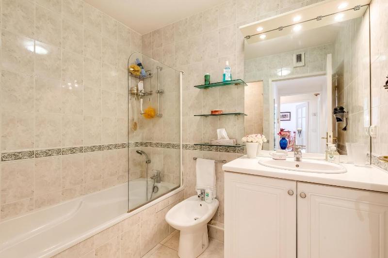 Admiral Plaza Sea View - Happy Rentals - image 19