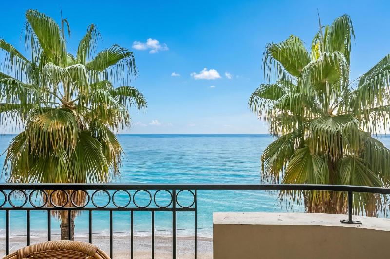 Admiral Plaza Sea View - Happy Rentals - image 28