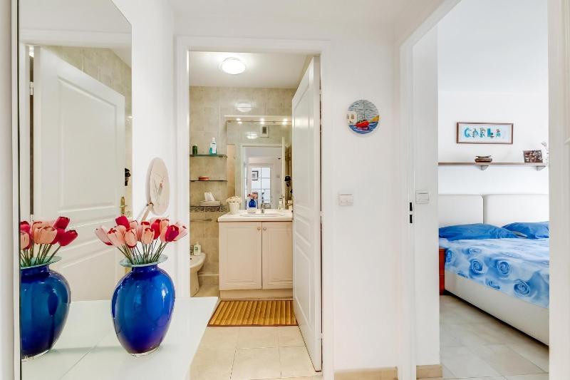 Admiral Plaza Sea View - Happy Rentals - image 18