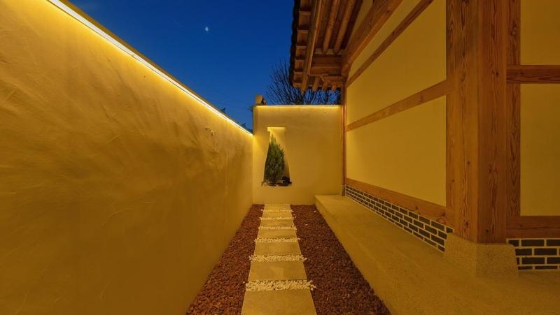 Gyeongju Byeolha Hanok Stay - image 16