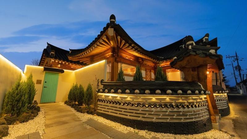 Gyeongju Byeolha Hanok Stay - image 14