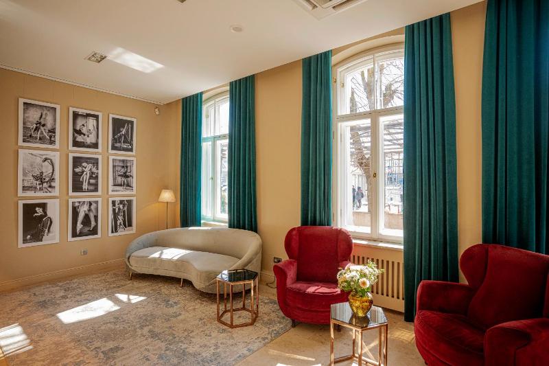 Opera Hotel - image 7