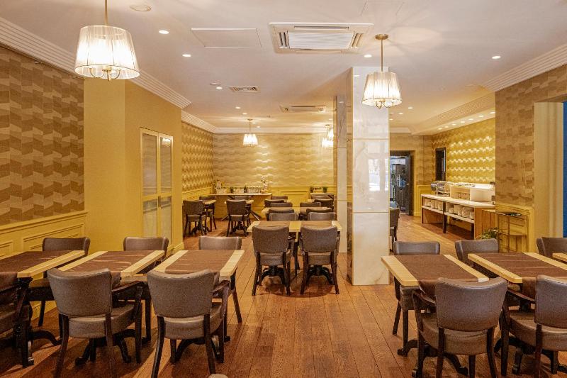 Opera Hotel - image 13