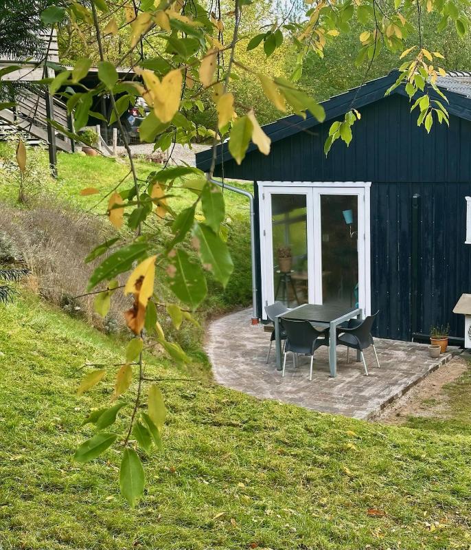 Small Oasis Near Coast And Town - image 25