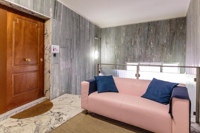 Deluxe Double Room with Shower image 4