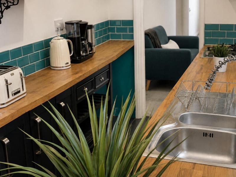 The Avenue Townhouse - image 7
