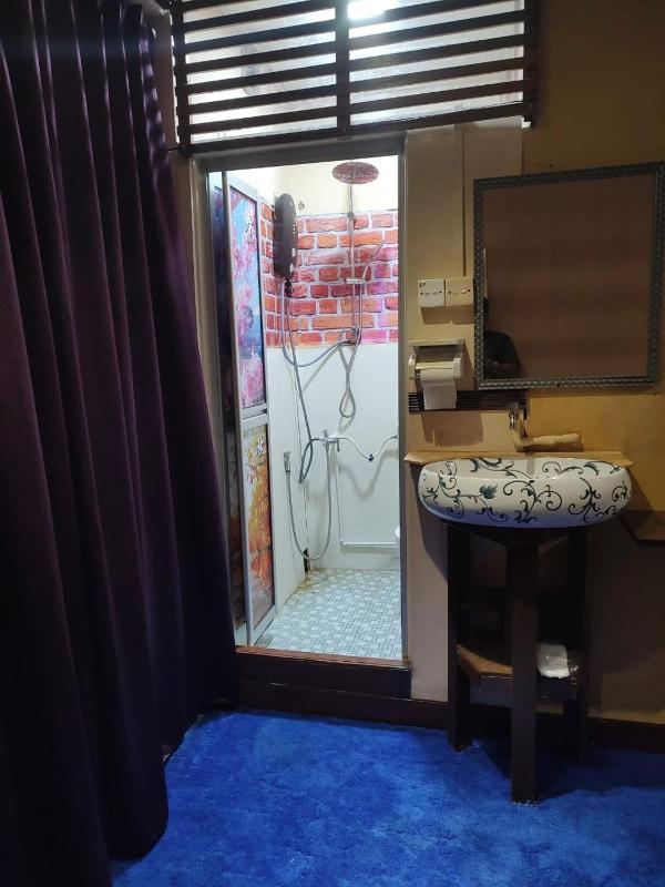Andalusia Nightlife Guesthouse - image 6