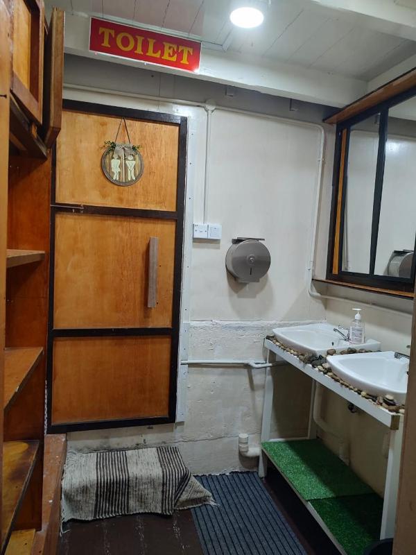 Andalusia Nightlife Guesthouse - image 3