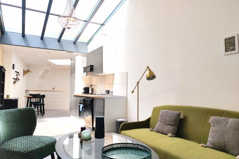 Beautiful duplex with AC - Place du Palais - image 14