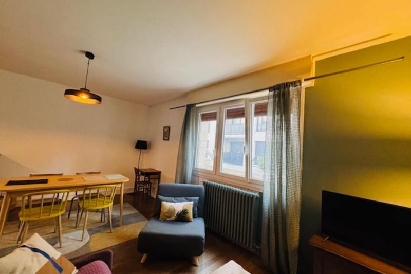 Cozy flat near downtown - image 4
