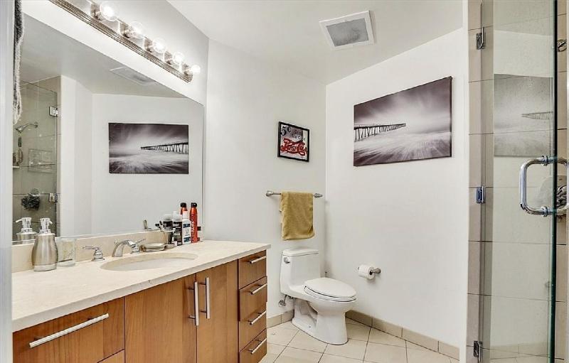 Two Bedroom High Rise Residence with City Views - image 14