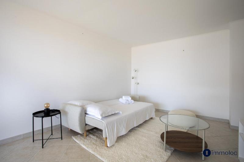 Apartment in the center of Beausoleil with terrace - image 15