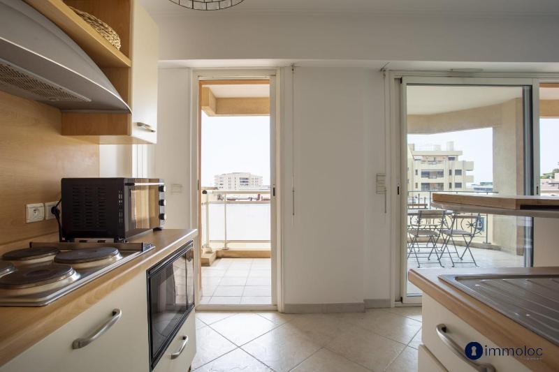 Apartment in the center of Beausoleil with terrace - image 14