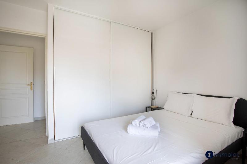 Apartment in the center of Beausoleil with terrace - image 3