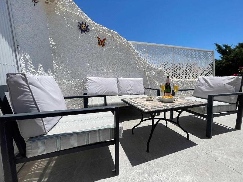 SHR005 Casa Mil Flores en Nerja con terraza - image 16