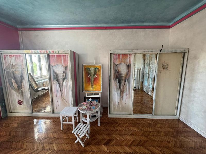 Artist Apartment with Views over Republic Square - image 2