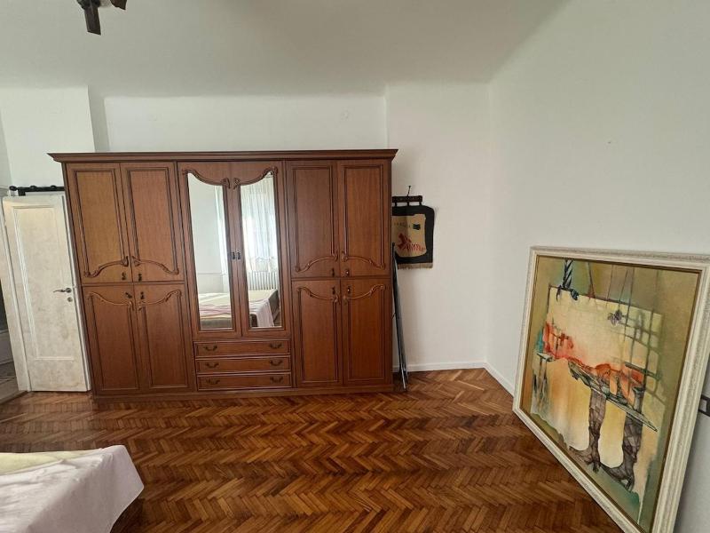 Artist Apartment with Views over Republic Square - image 8