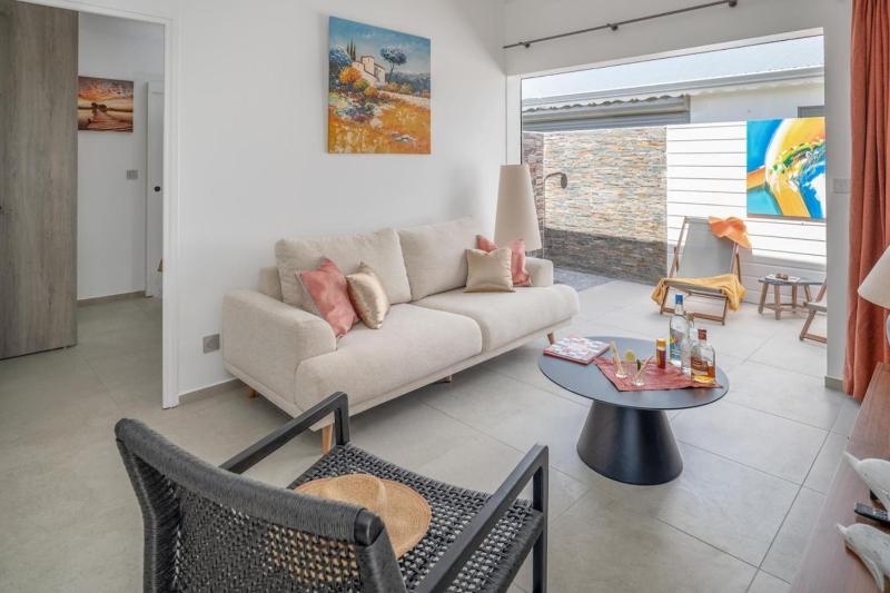 ITA Bungalow - 2 Bedrooms Pool & Beach Saint-François - image 14