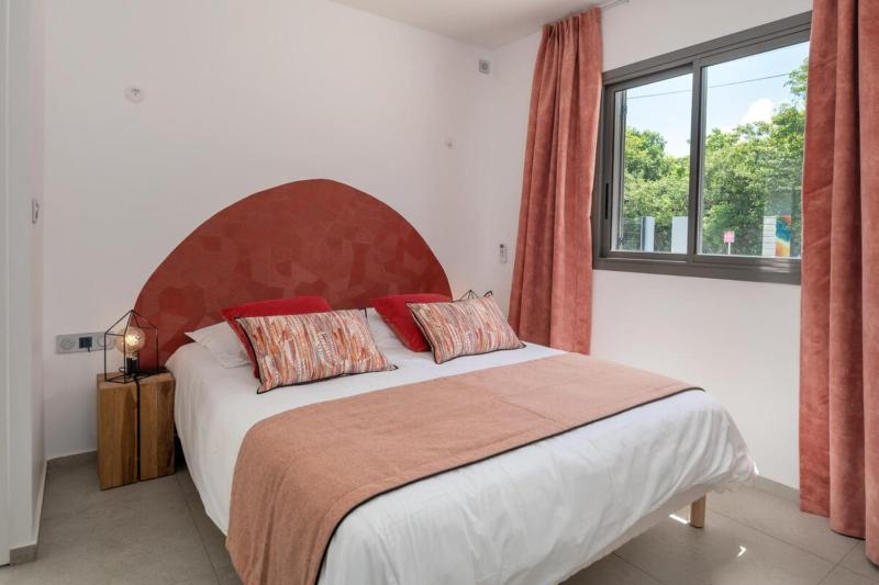 ITA Bungalow - 2 Bedrooms Pool & Beach Saint-François - image 10