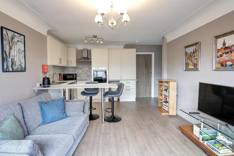 Greenfields Apartment - image 6
