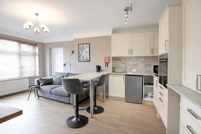 Greenfields Apartment - image 1