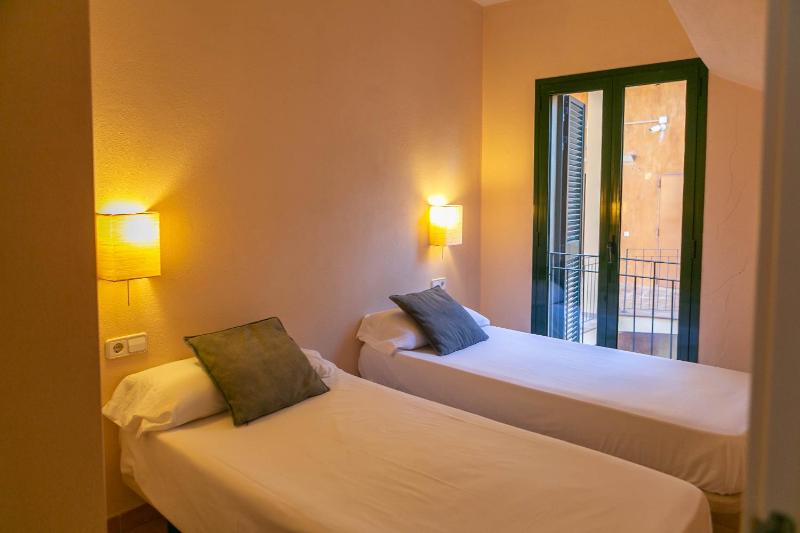 2 bedroom apartment in Sa Punta Begur- Sea views terrace pool and access to the beach Ref:H29 - image 9