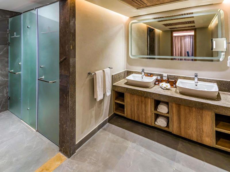 Rixos Premium Magawish Suites and Villas - image 48