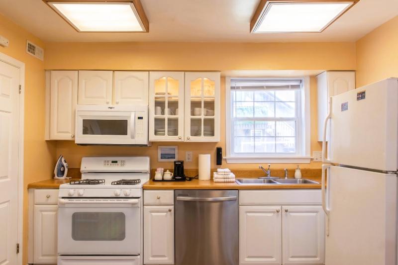Colonial Inn - image 46