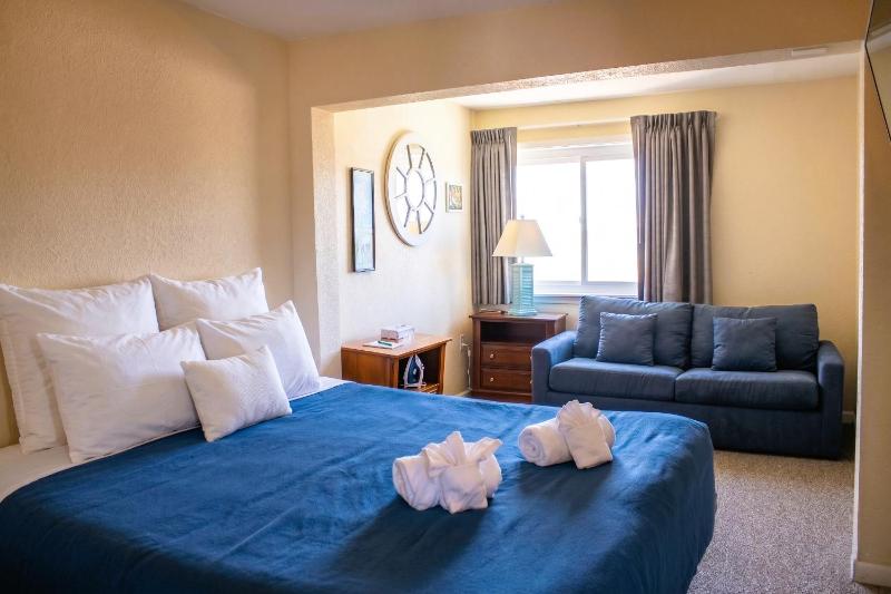 Colonial Inn - image 42