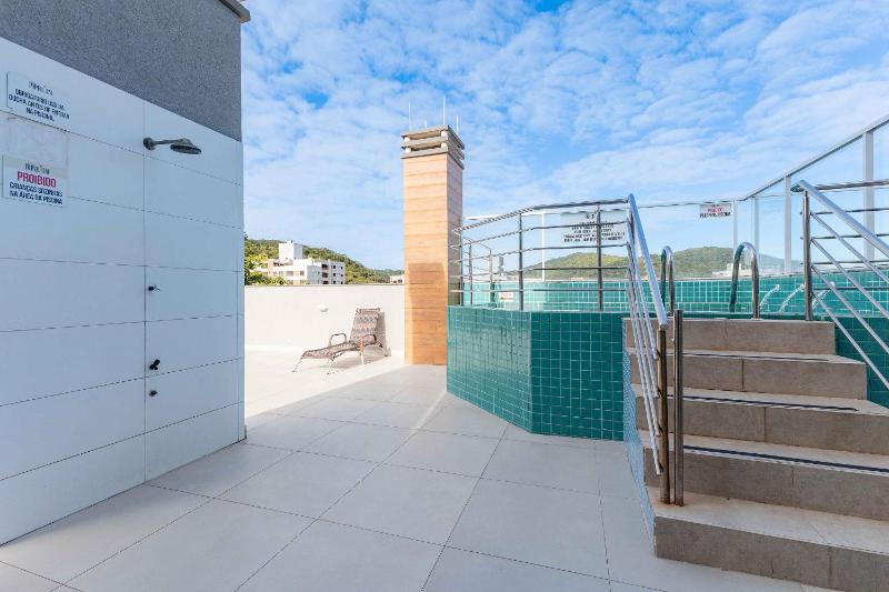 Apartamento com piscina e vista para montanha - image 10