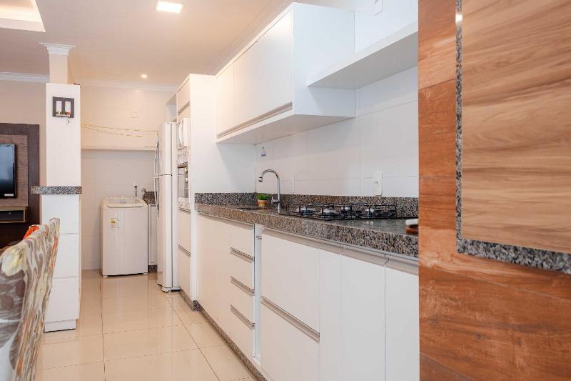 Apartamento com piscina e vista para montanha - image 5