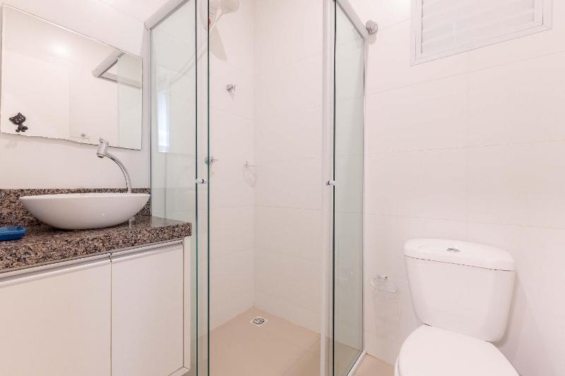 Apartamento com piscina e vista para montanha - image 12